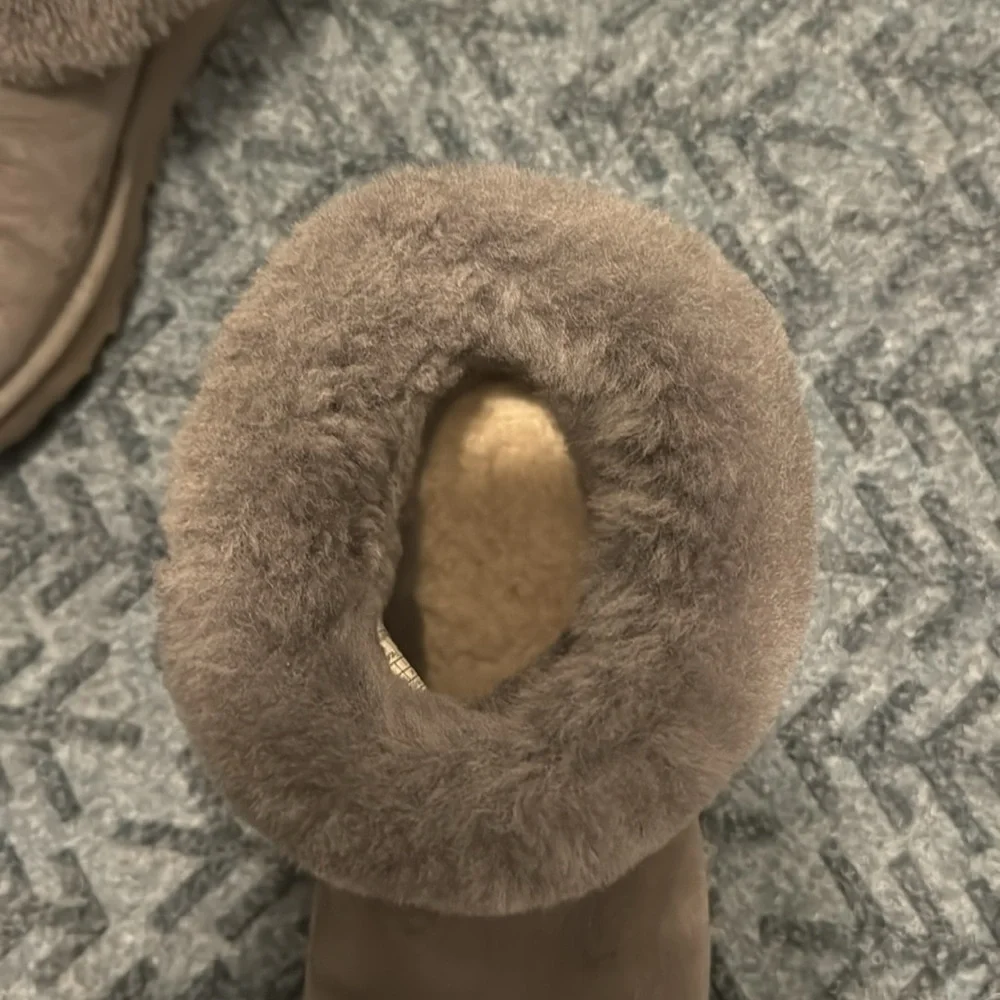 UGG Womens Classic Mini Fluff Boot - Picture 2 of 7